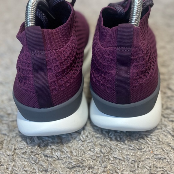 Moshn‎ Vigor Women's Knit Sneakers org $169 - Picture 7 of 10